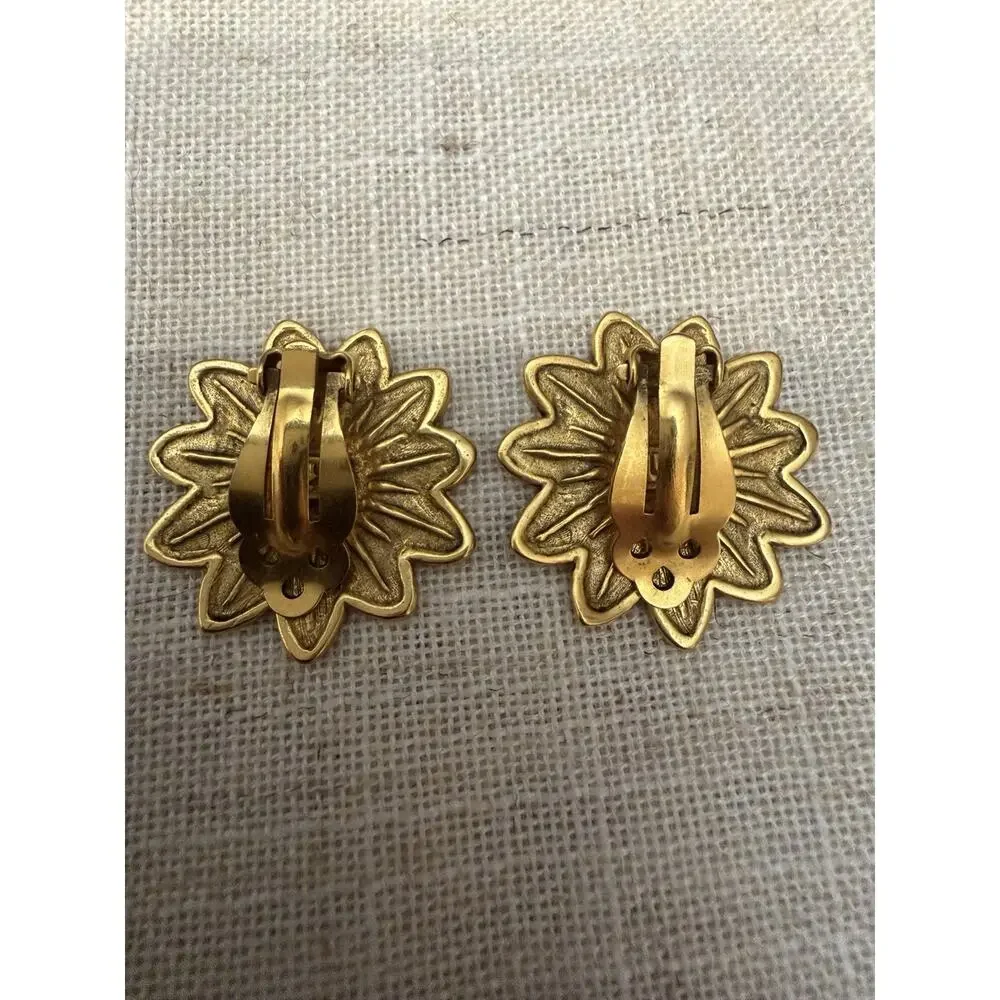 Vintage Gold Tone Sunflower Daisy Clip On Earrings Textured Floral Signed Boho